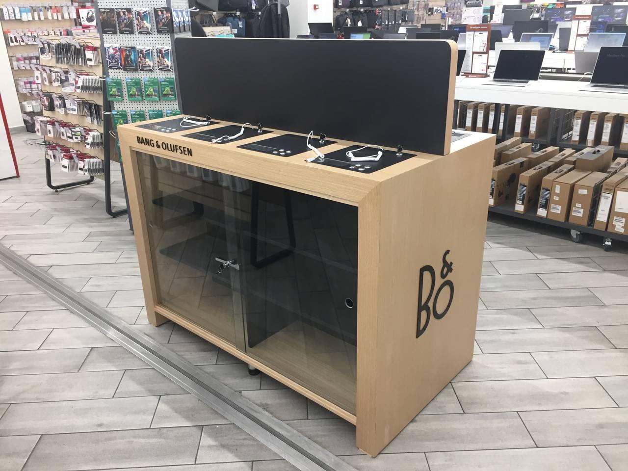 Островной стенд Bang & Olufsen